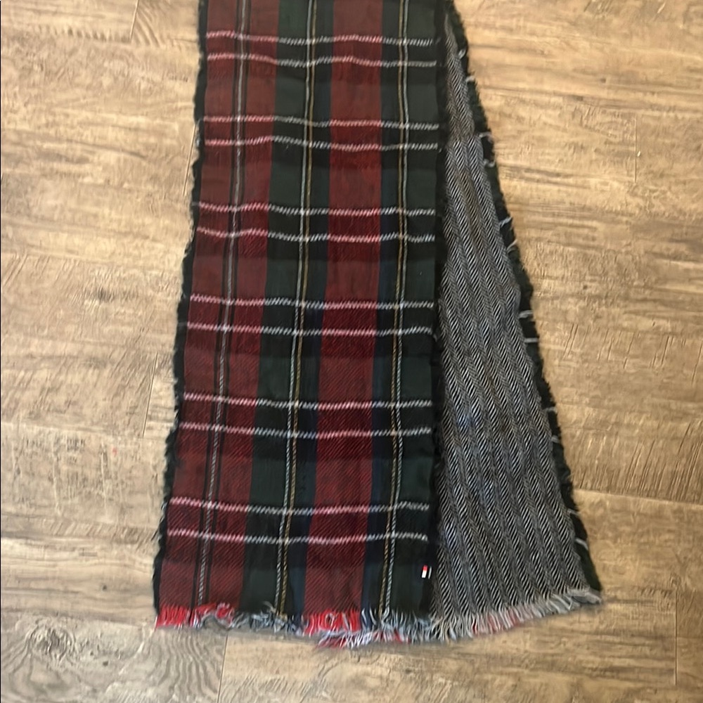 Men’s Tommy Hilfiger Plaid Scarf - Red and Black